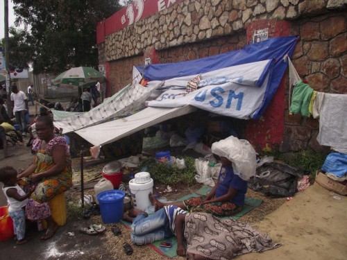Article : Les expulsés de Brazzaville à Kinshasa : C’est l’ enfer quotidien